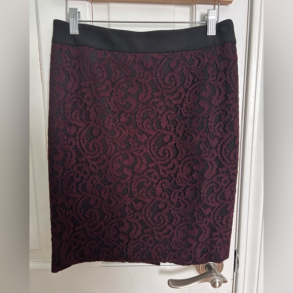 Lace skirt
